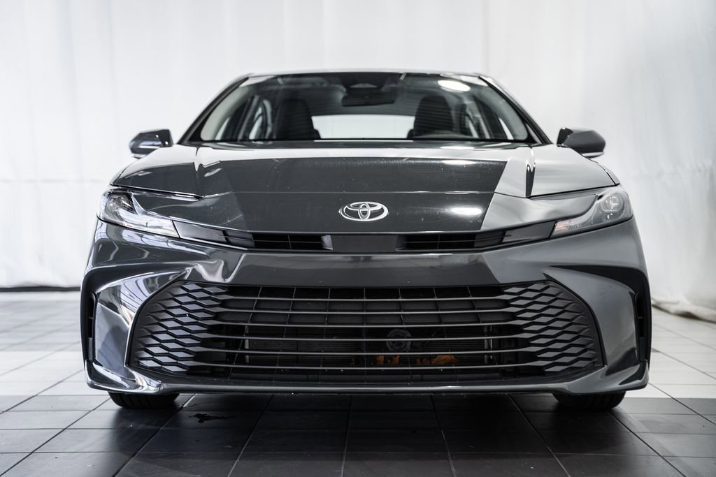 Used 2025 Toyota Camry LE image 2