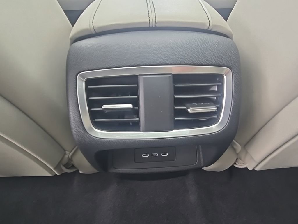 Certified 2025 Acura RDX SH-AWD w/ Technology Package image 32