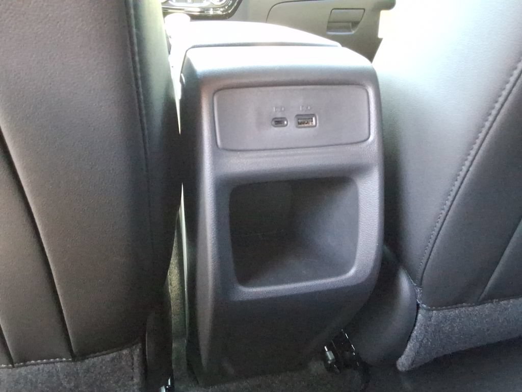New 2026 Chevrolet Trax RS w/ Sunroof Package FWD image 17
