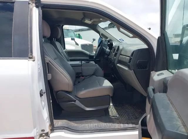 Used 2018 Ford F450 XL w/ Power Equipment Group AWD/4WD image 6
