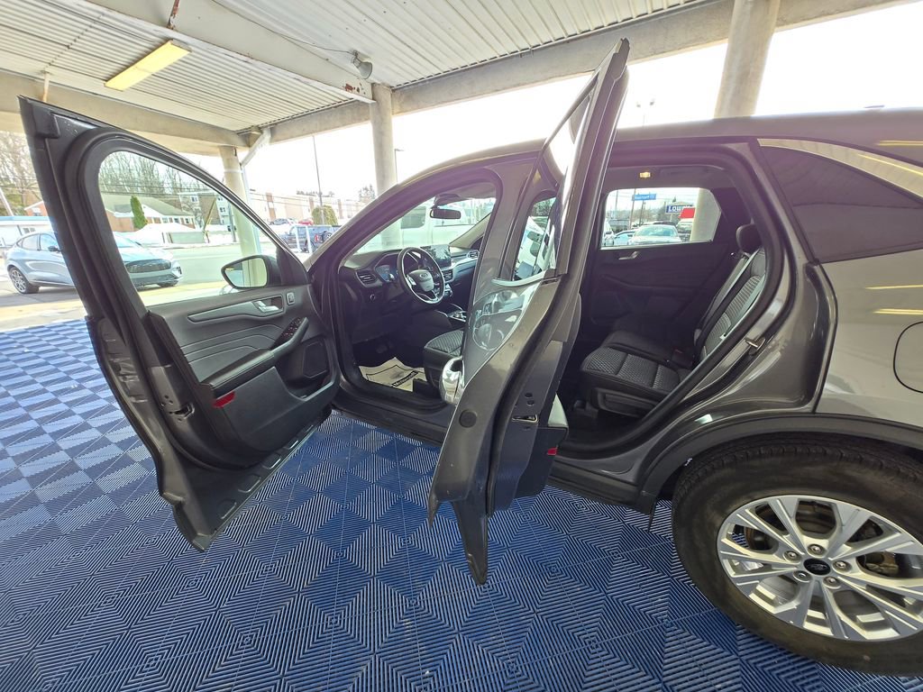 Used 2023 Ford Escape Active w/ Tech Pack #2 image 24