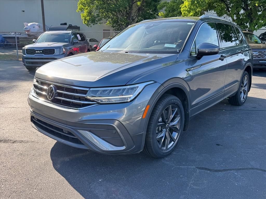 Used 2023 Volkswagen Tiguan SE FWD image 7