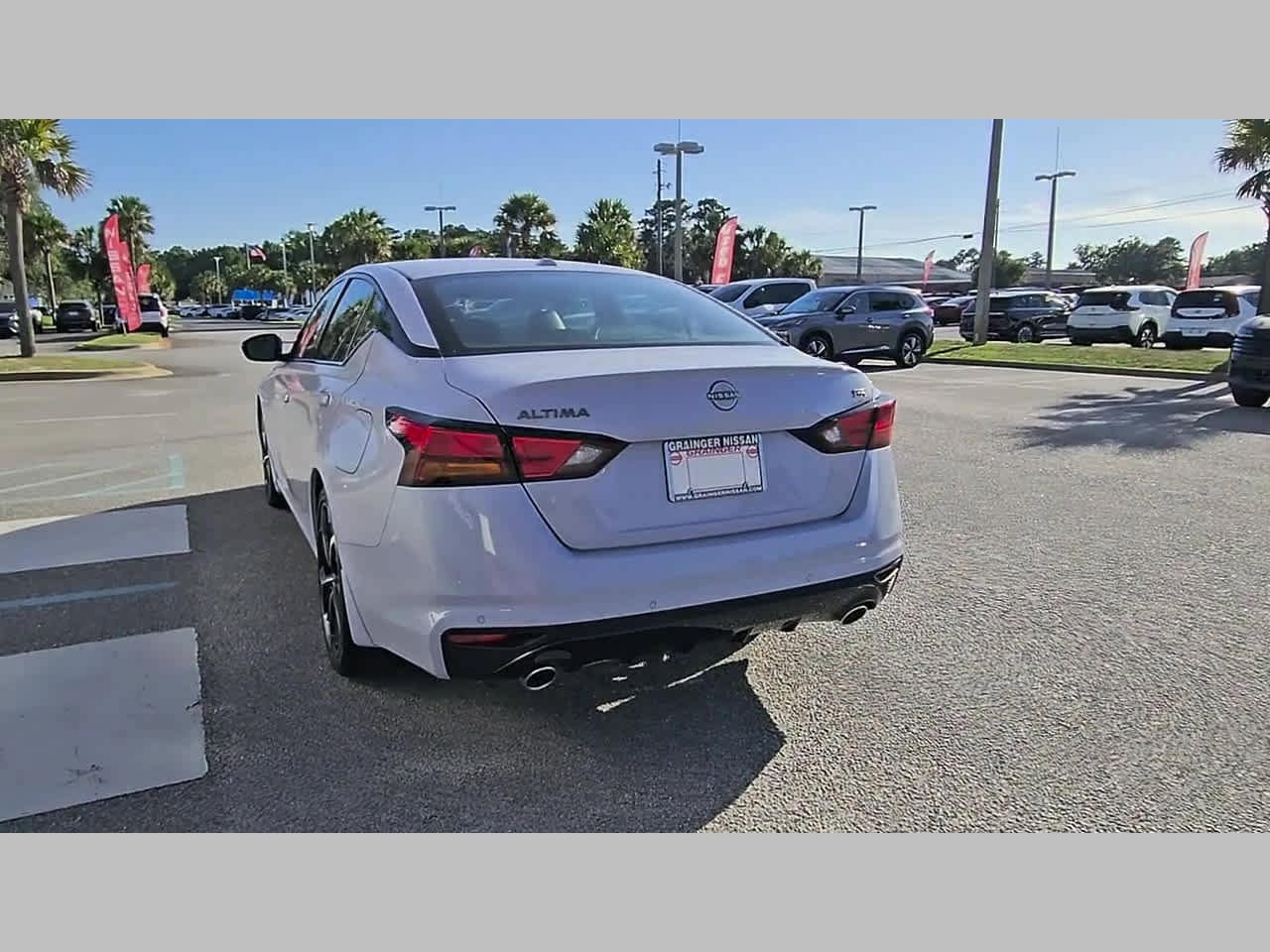 Used 2024 Nissan Altima 2.5 SR w/ SR Premium Package FWD image 30