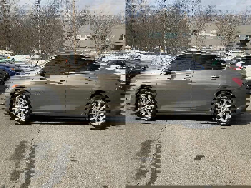 Used 2020 Chevrolet Malibu LT image 8