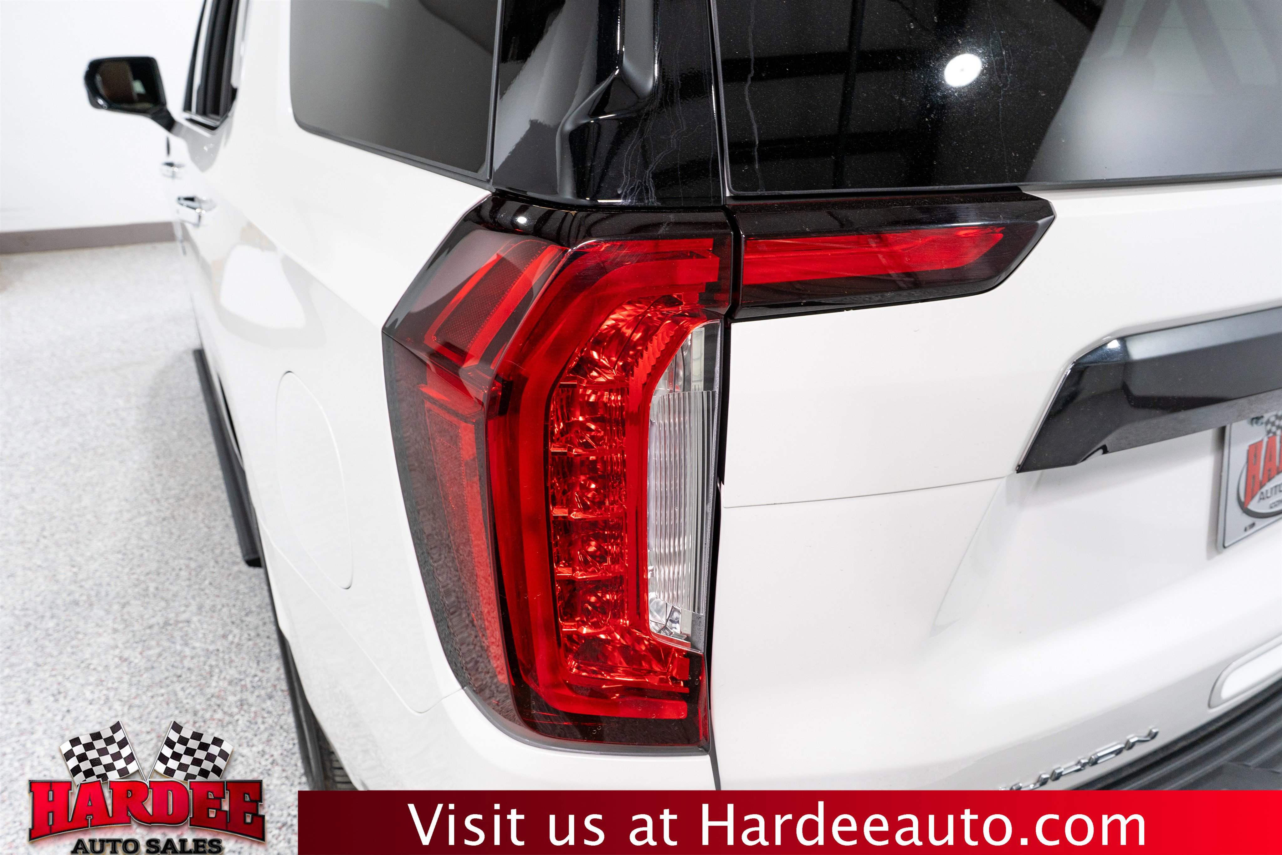 Used 2024 GMC Yukon Denali Ultimate image 9