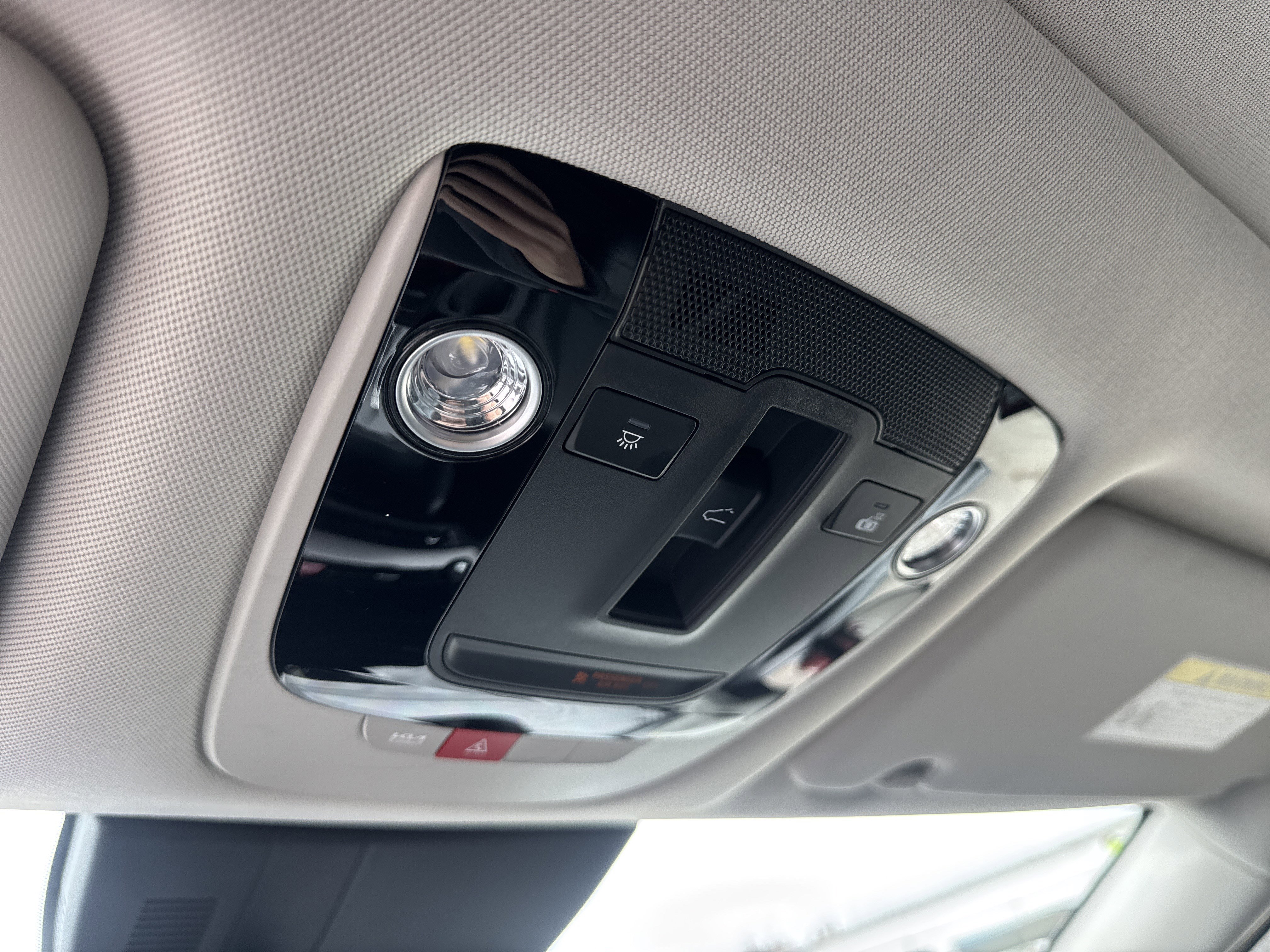 Certified 2025 Kia Sportage SX image 31