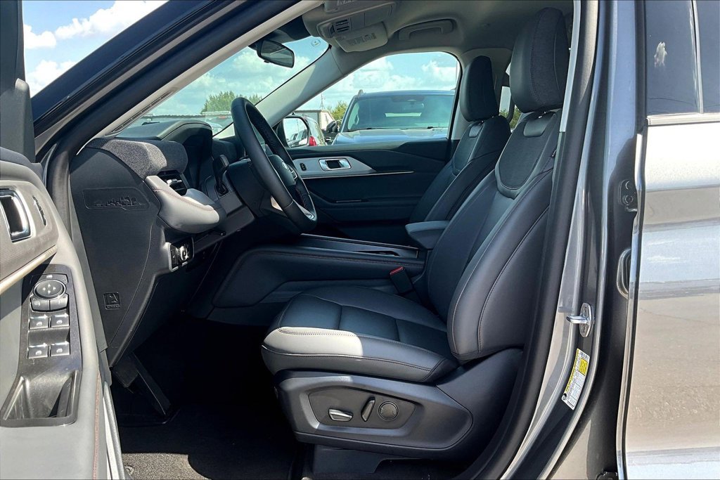 New 2026 Ford Explorer Active w/ Active Comfort Package AWD/4WD image 9