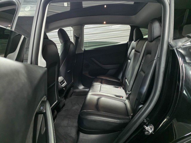 Used 2021 Tesla Model Y Performance image 16