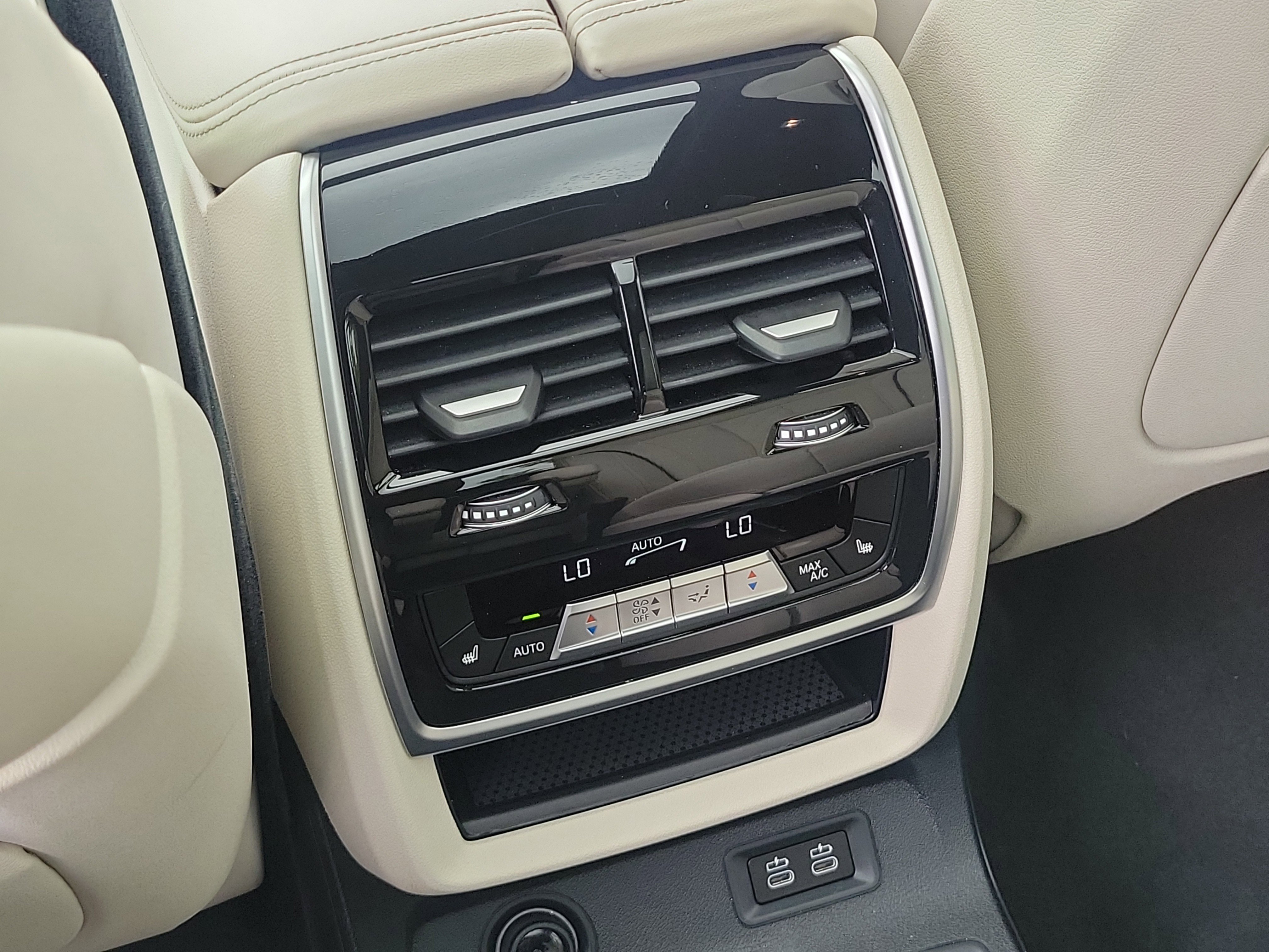 Certified 2023 BMW X7 M60i w/ Executive Package image 15