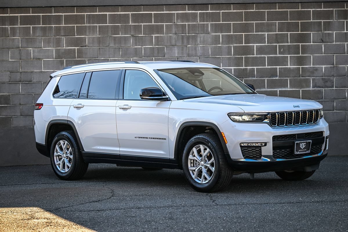 Used 2023 Jeep Grand Cherokee L Limited AWD/4WD image 2