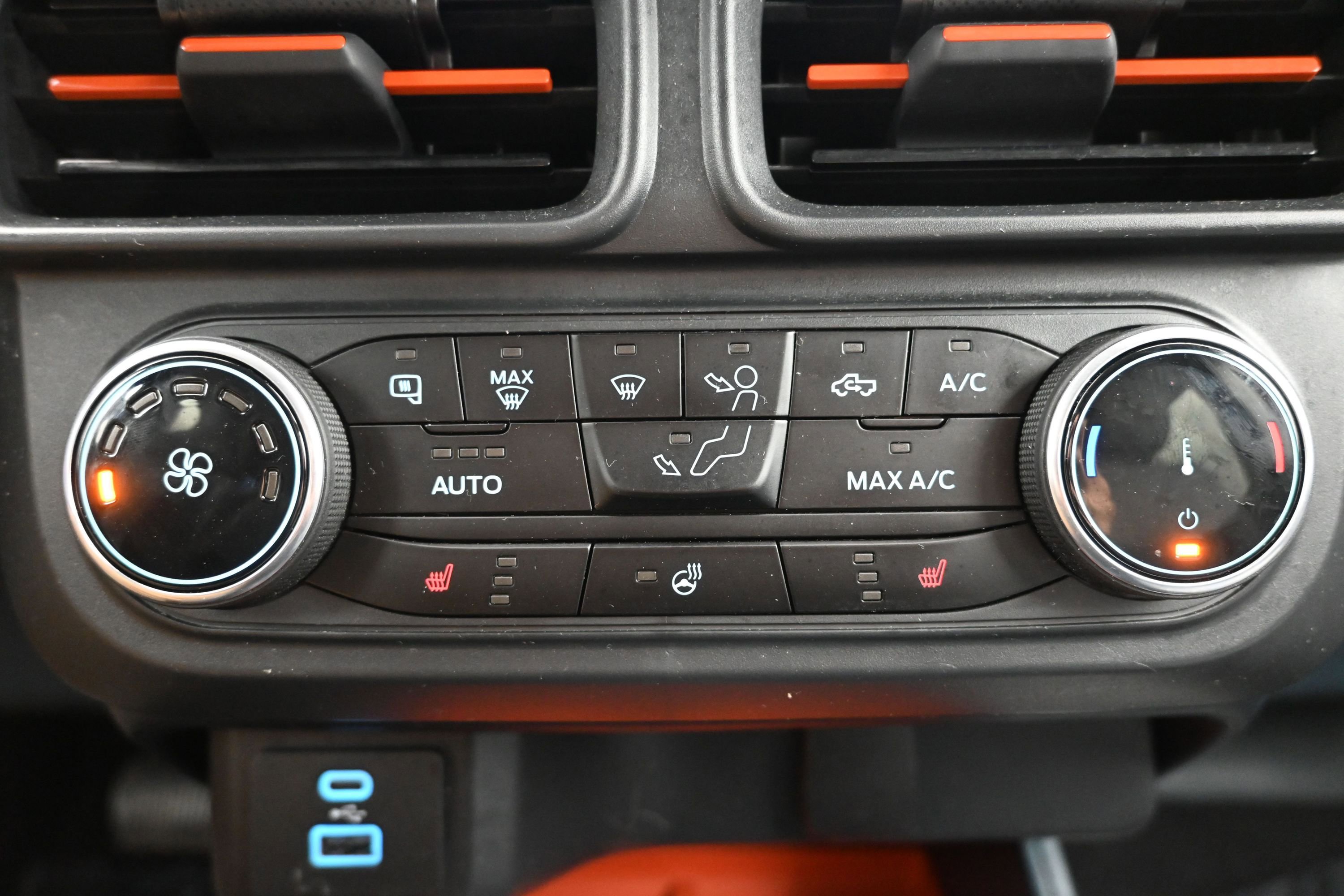 Used 2024 Ford Maverick XLT w/ XLT Luxury Package AWD/4WD image 17