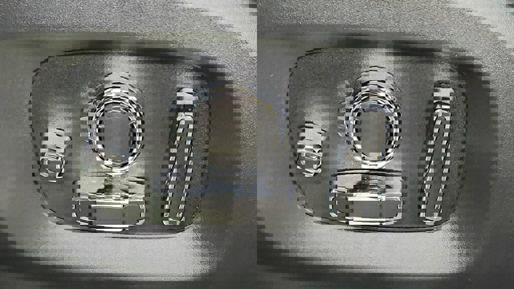 Used 2019 Jaguar XJ AWD image 30