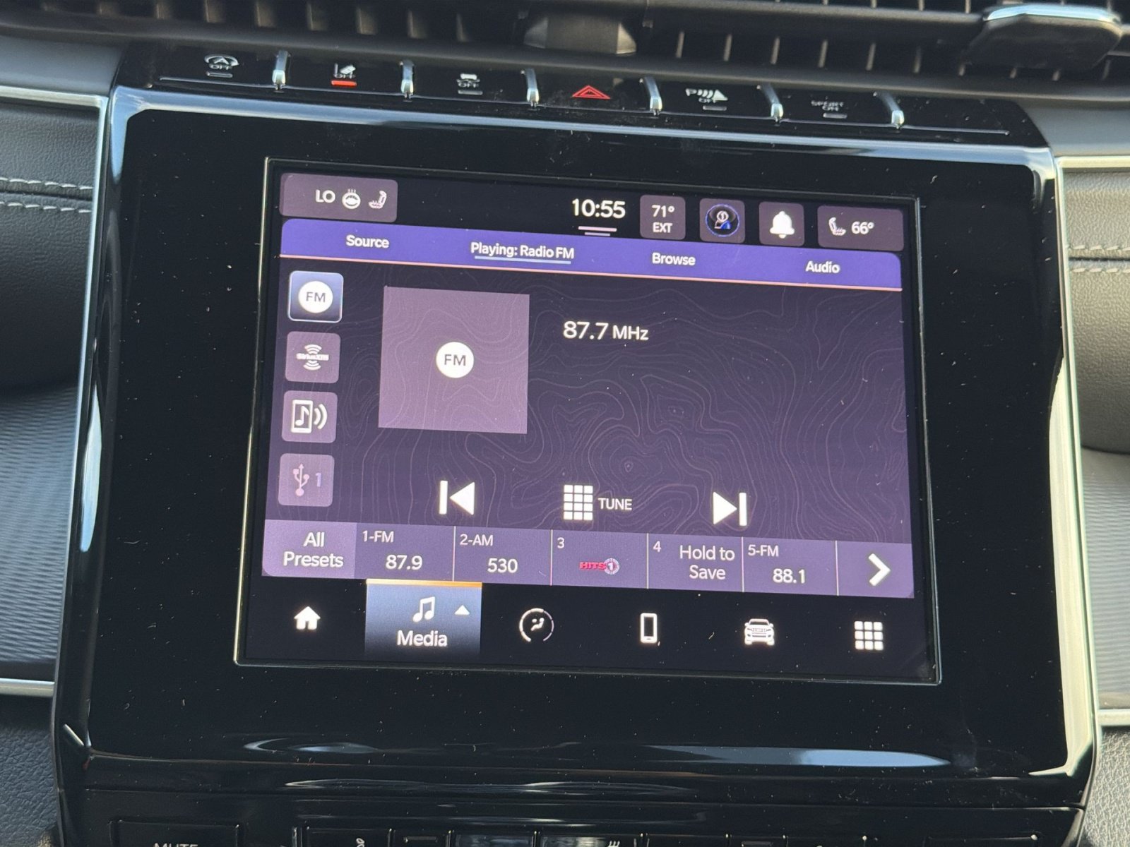 New 2025 Jeep Grand Cherokee Altitude AWD/4WD image 18
