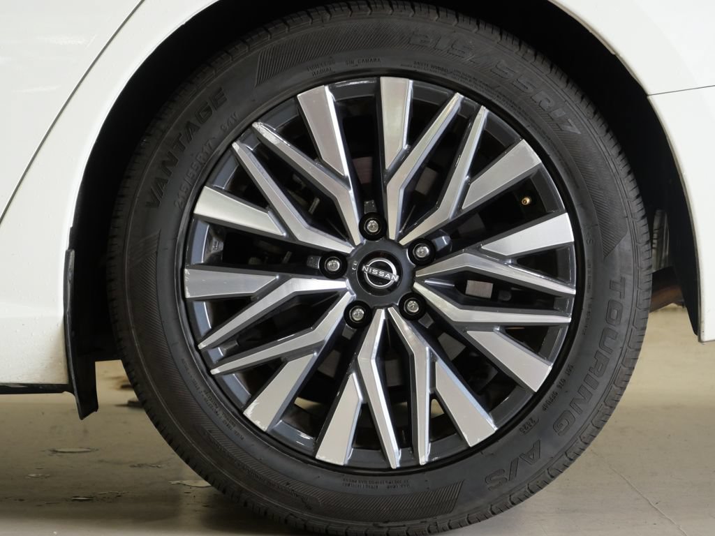 Used 2025 Nissan Altima 2.5 SV FWD image 9