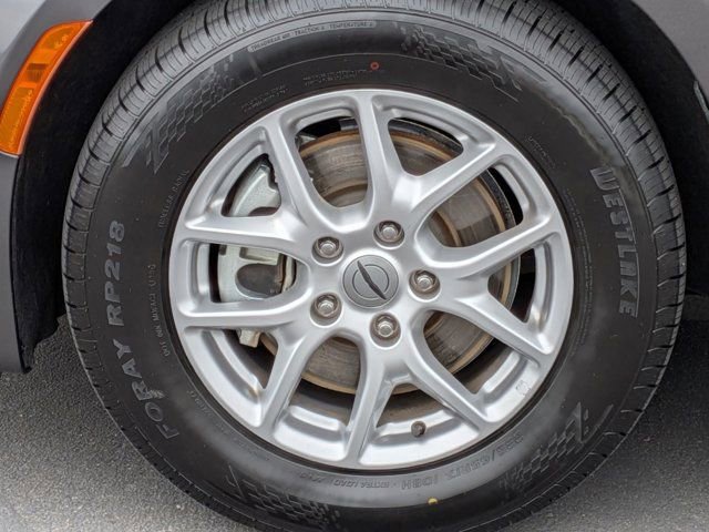 Used 2023 Chrysler Voyager LX FWD image 14