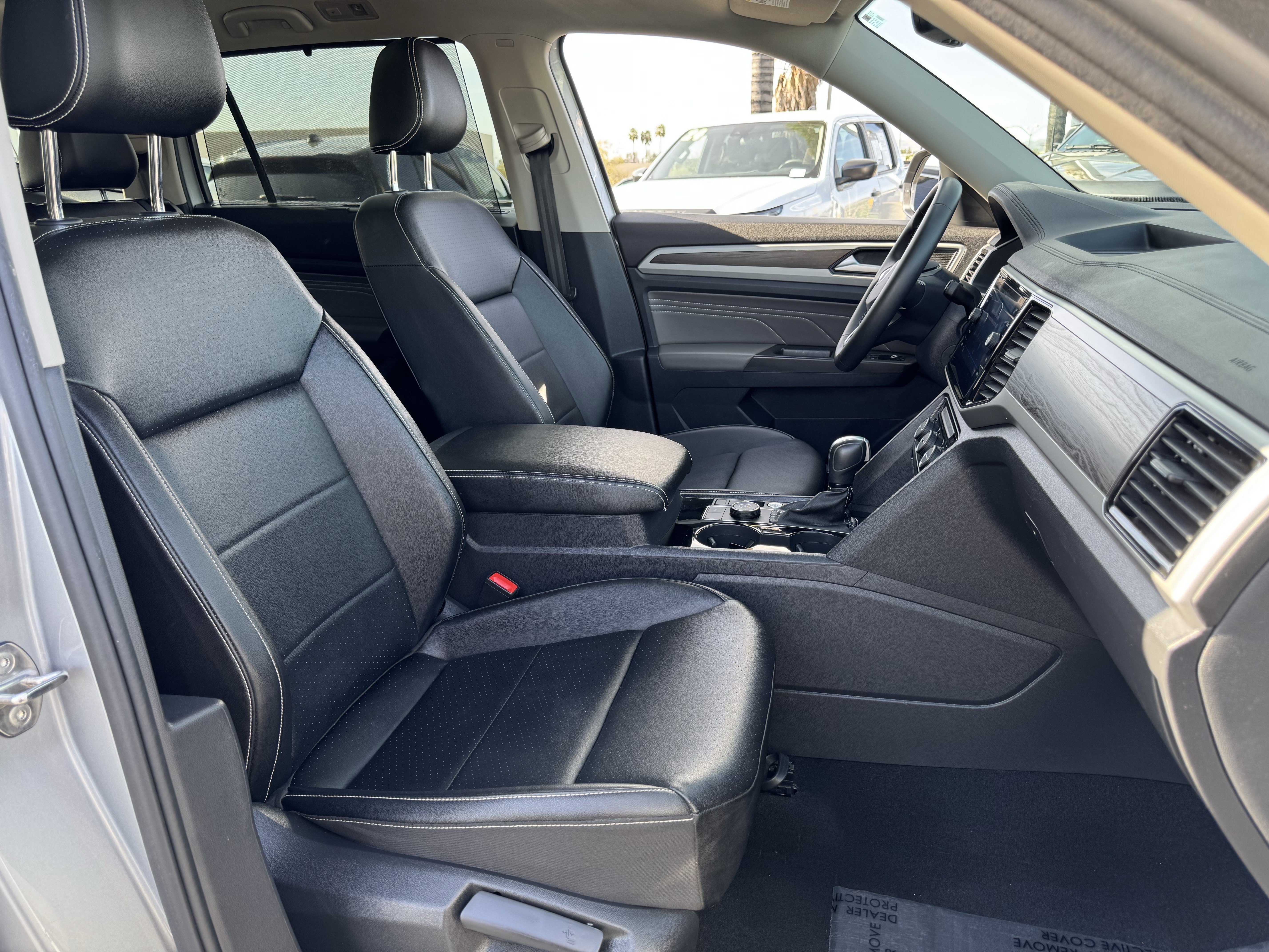 Certified 2022 Volkswagen Atlas SE w/ Panoramic Sunroof Package AWD/4WD image 38