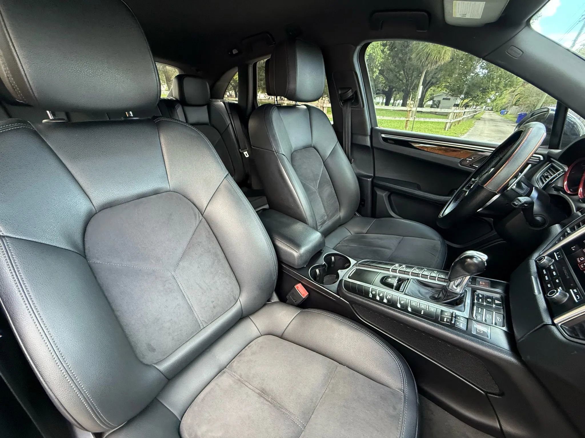 Used 2017 Porsche Macan image 12