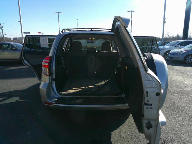 Used 2012 Toyota RAV4 4WD w/ Value Pkg image 4