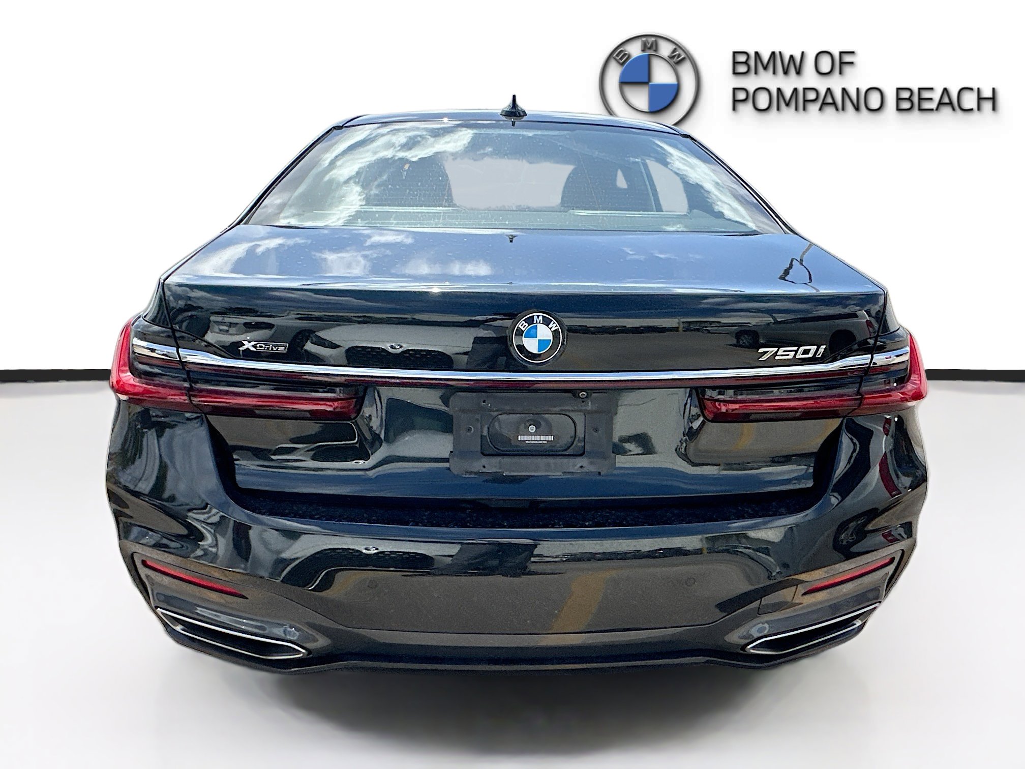 Used 2020 BMW 750i xDrive w/ Executive Package image 5