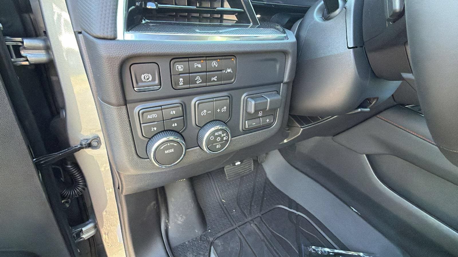 New 2026 Chevrolet Suburban RST w/ Comfort Package AWD/4WD image 20