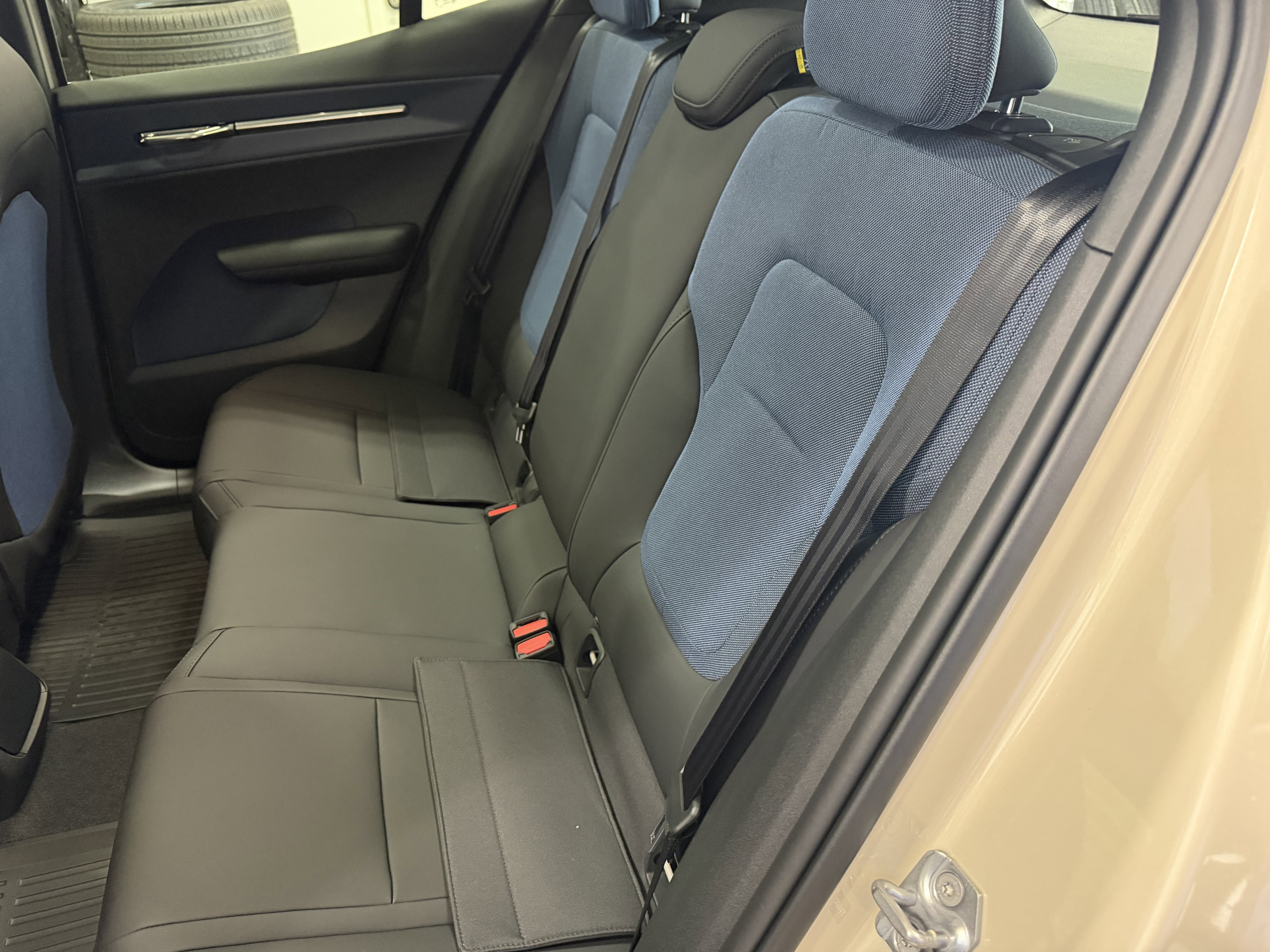 New 2026 Volvo EX30 Cross Country Ultra w/ Protection Package Premier AWD/4WD image 28