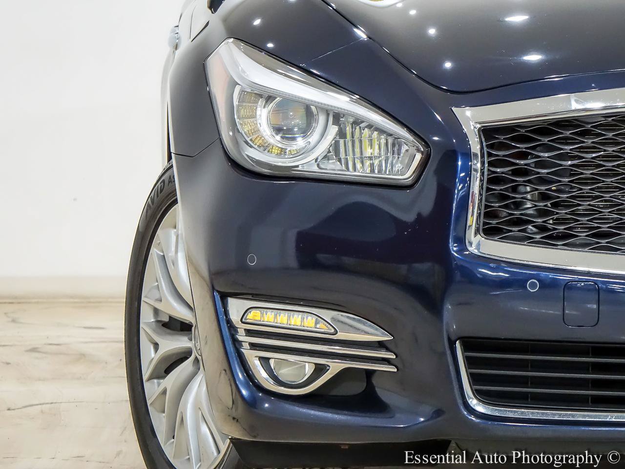 Used 2015 INFINITI Q70 L 3.7 w/ Deluxe Touring Package AWD/4WD image 6
