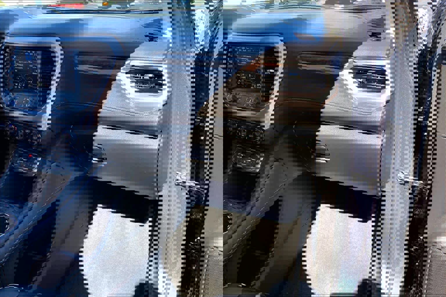 Certified 2022 GMC Acadia Denali w/ Denali Technology Package image 14