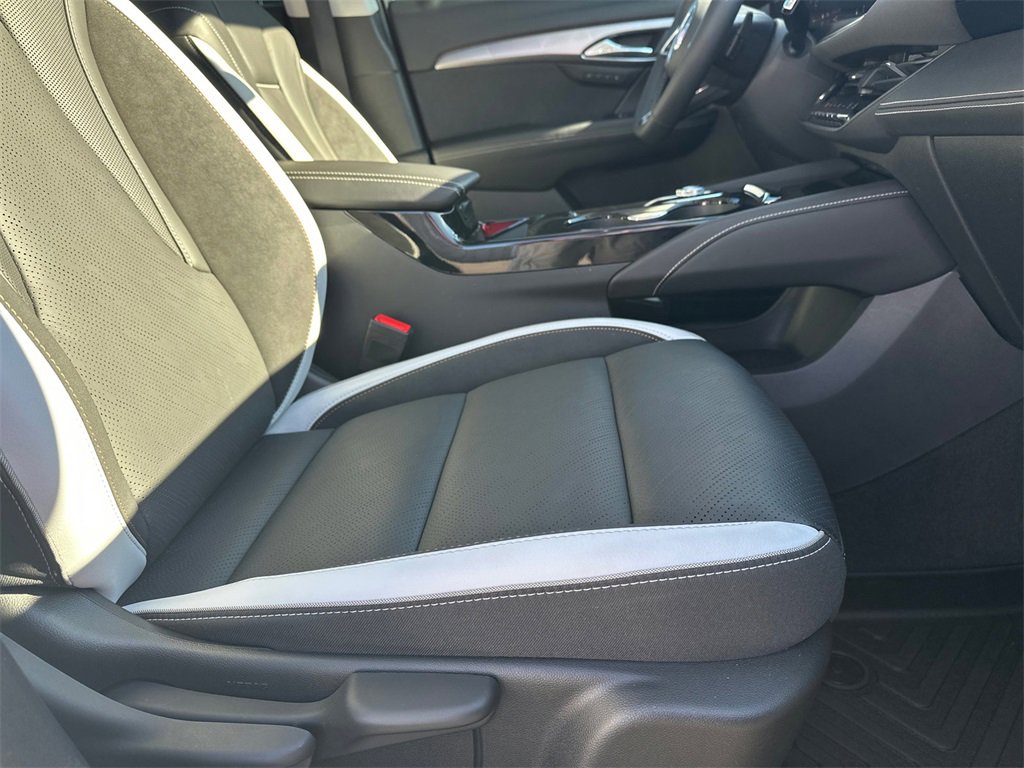 Used 2025 Buick Envision Sport Touring image 14