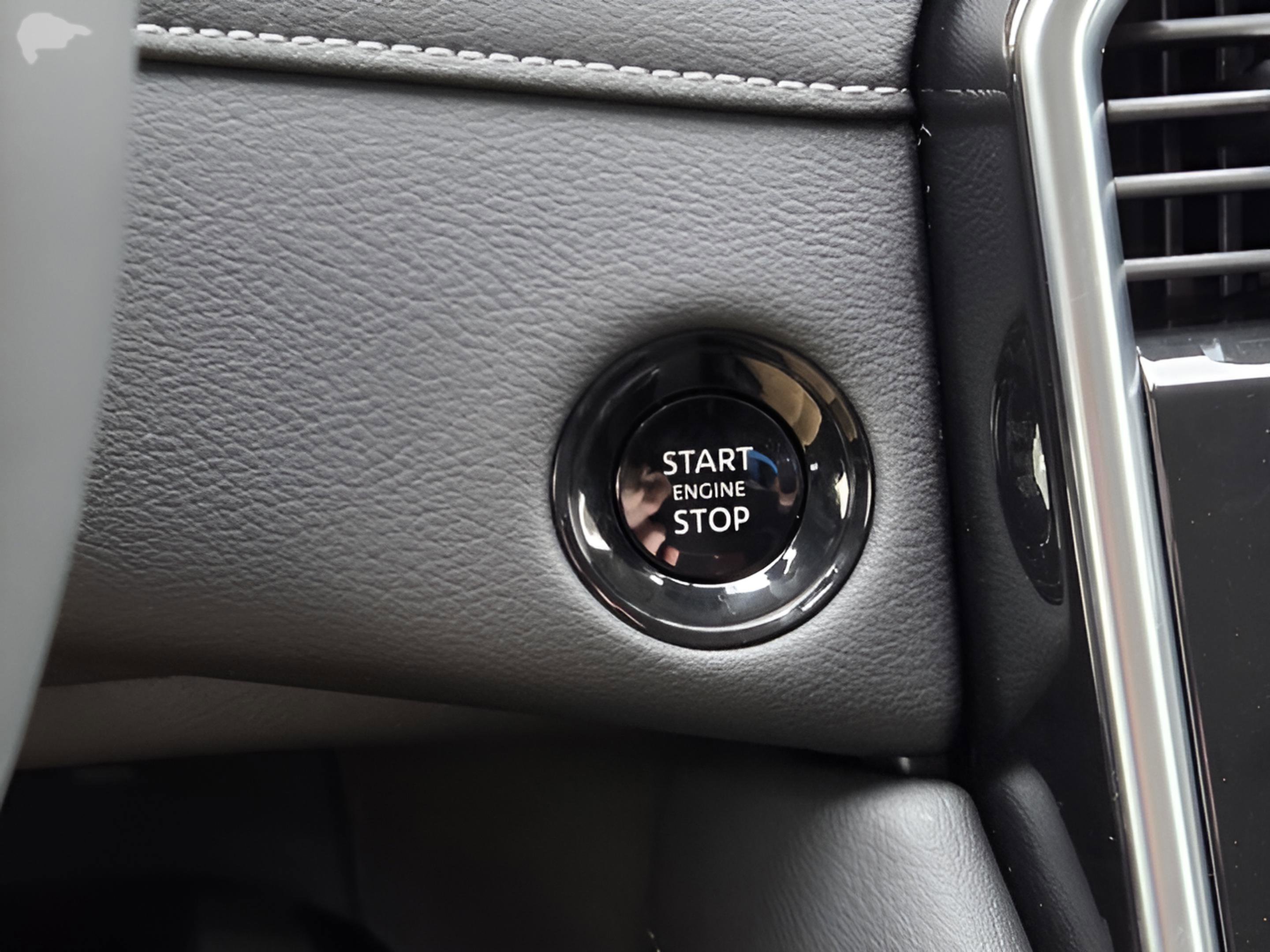 New 2026 Nissan Armada SV image 14