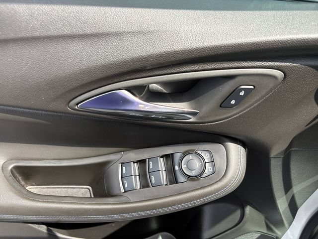 Used 2025 Buick Encore GX Sport Touring w/ Comfort Package FWD image 18
