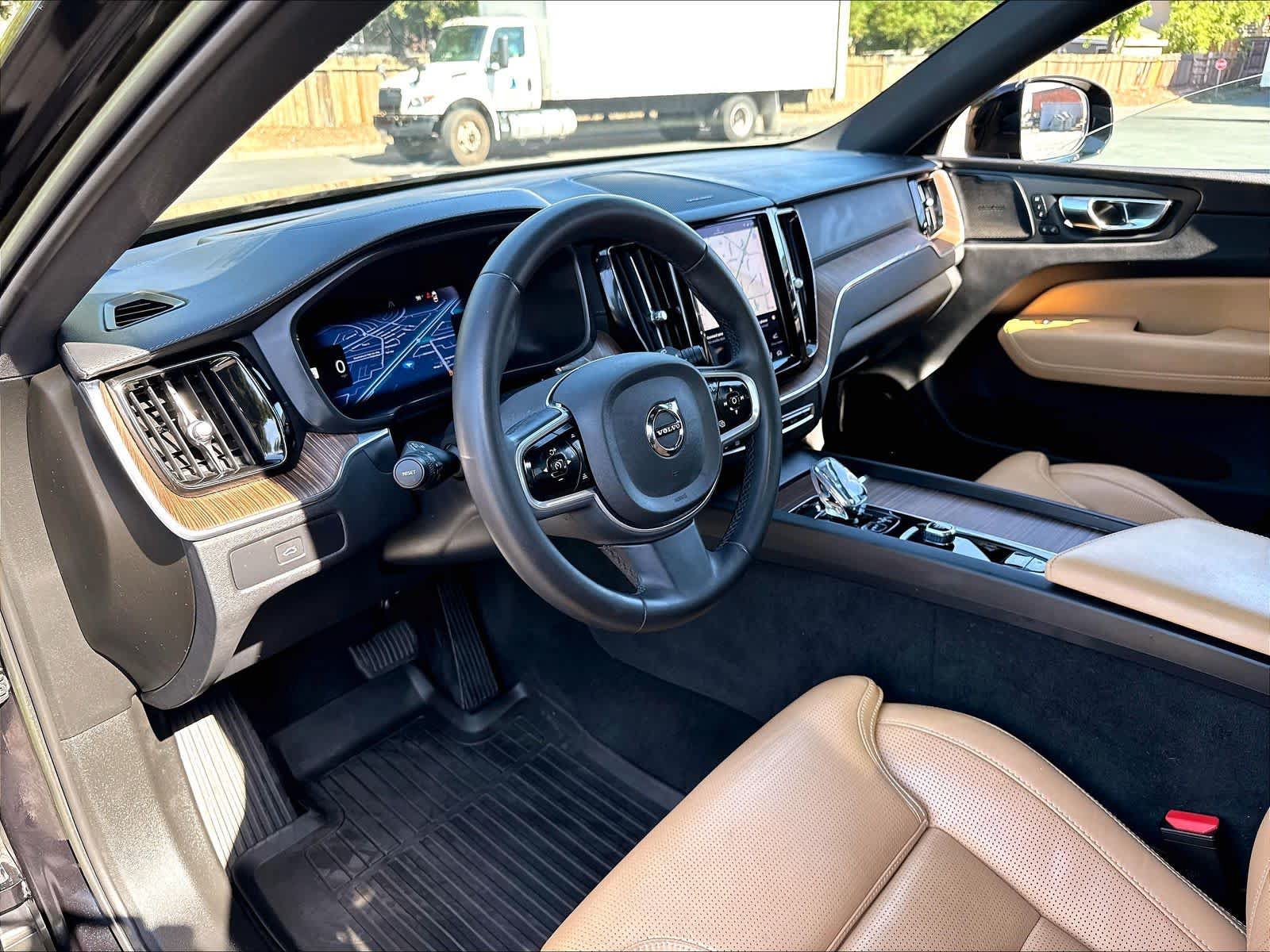 Used 2023 Volvo XC60 B6 Ultimate w/ Protection Package Premier AWD/4WD image 17