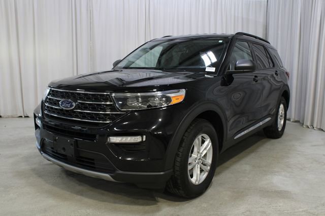 Used 2023 Ford Explorer XLT w/ Equipment Group 202A AWD/4WD image 36