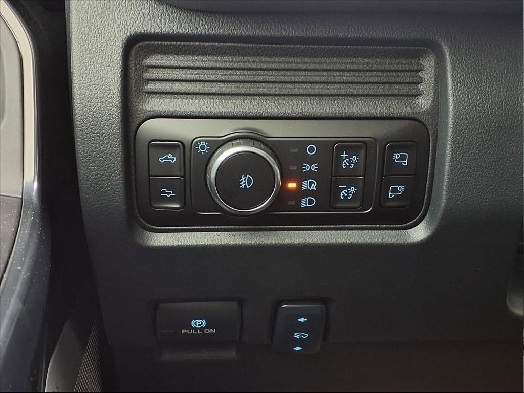 New 2025 Ford F450 Platinum image 12