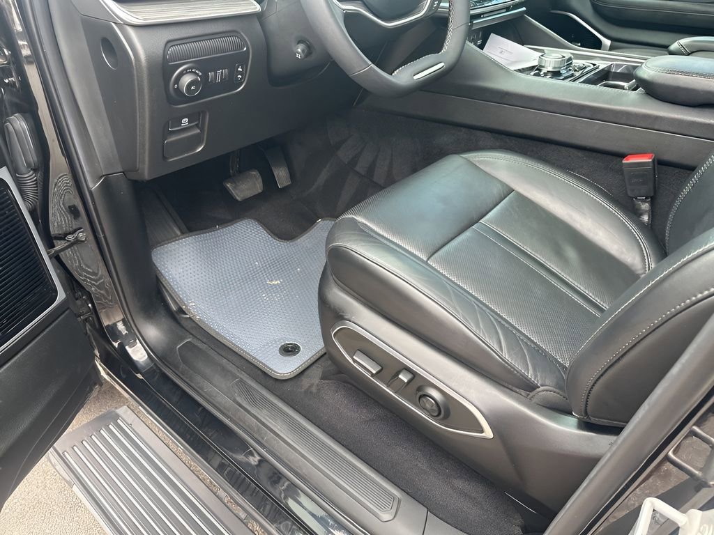 Used 2022 Jeep Wagoneer Series III w/ Premium Group I image 29