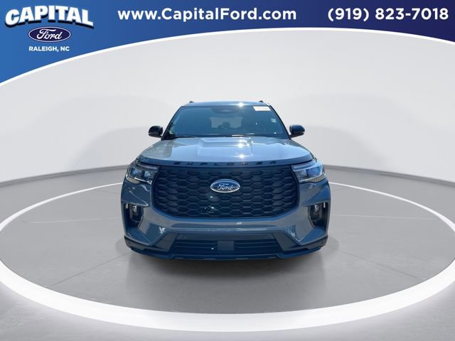 Certified 2025 Ford Explorer ST-Line w/ Premium Package AWD/4WD image 3