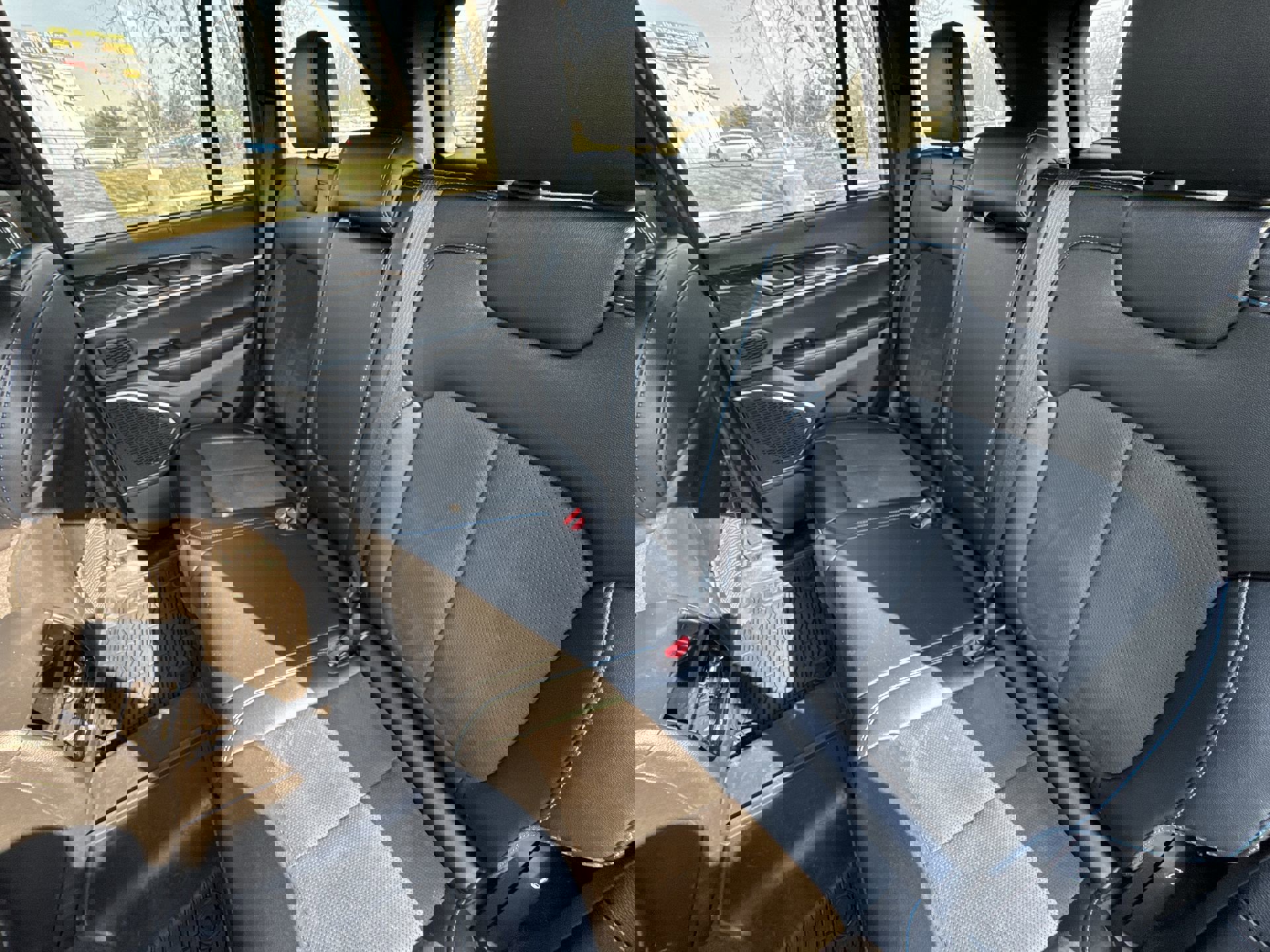 Used 2022 Jeep Grand Cherokee Trailhawk w/ Luxury Tech Group III image 23