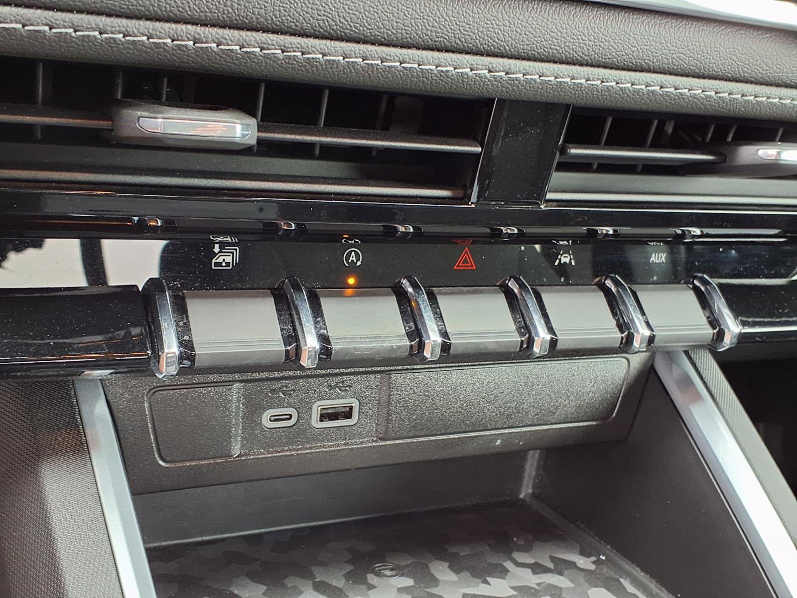 Used 2024 Chevrolet Colorado LT w/ LT Convenience Package II AWD/4WD image 6