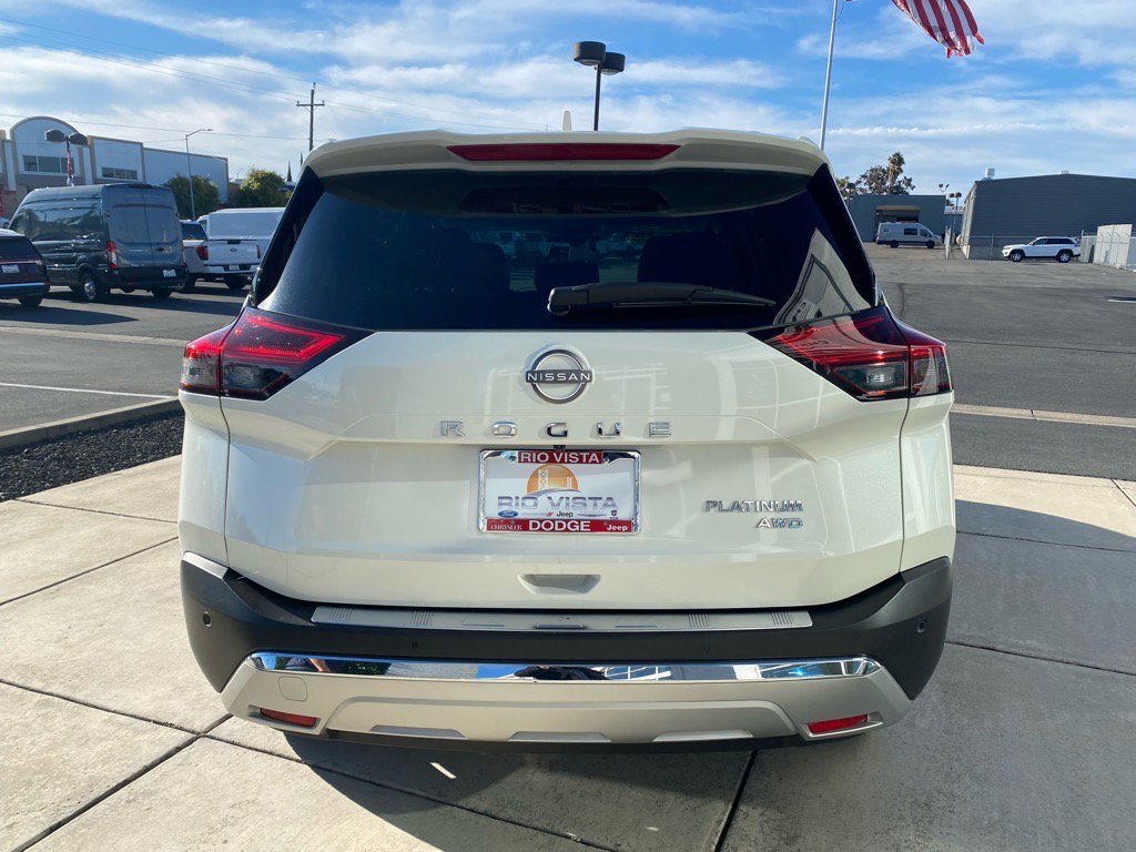 Used 2023 Nissan Rogue Platinum w/ Platinum Premium Package image 6