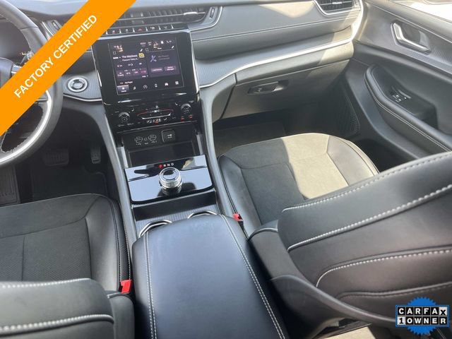 Certified 2025 Jeep Grand Cherokee Altitude AWD/4WD image 16