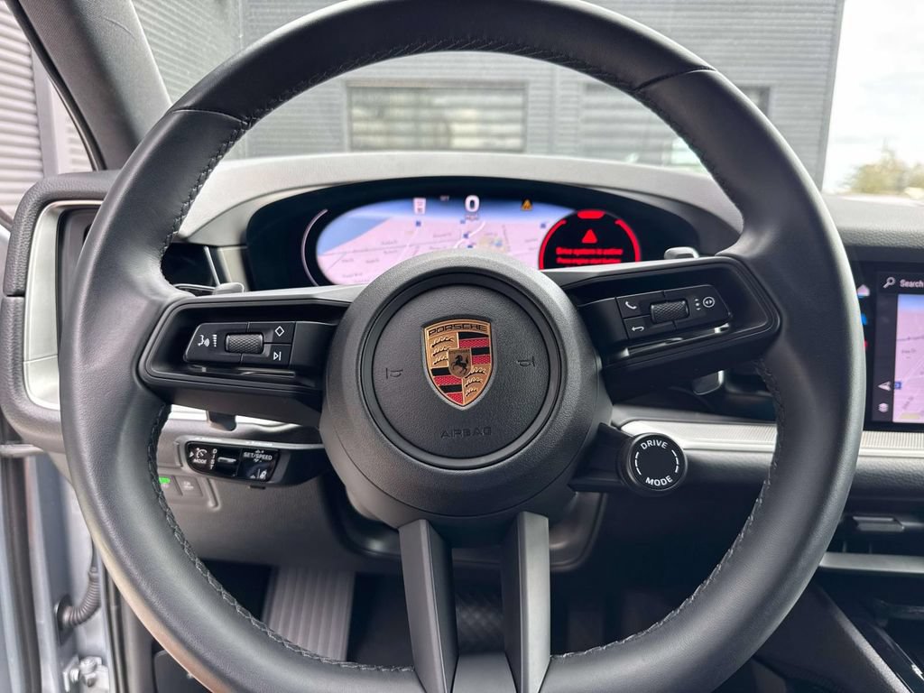 Certified 2025 Porsche Cayenne AWD/4WD image 24