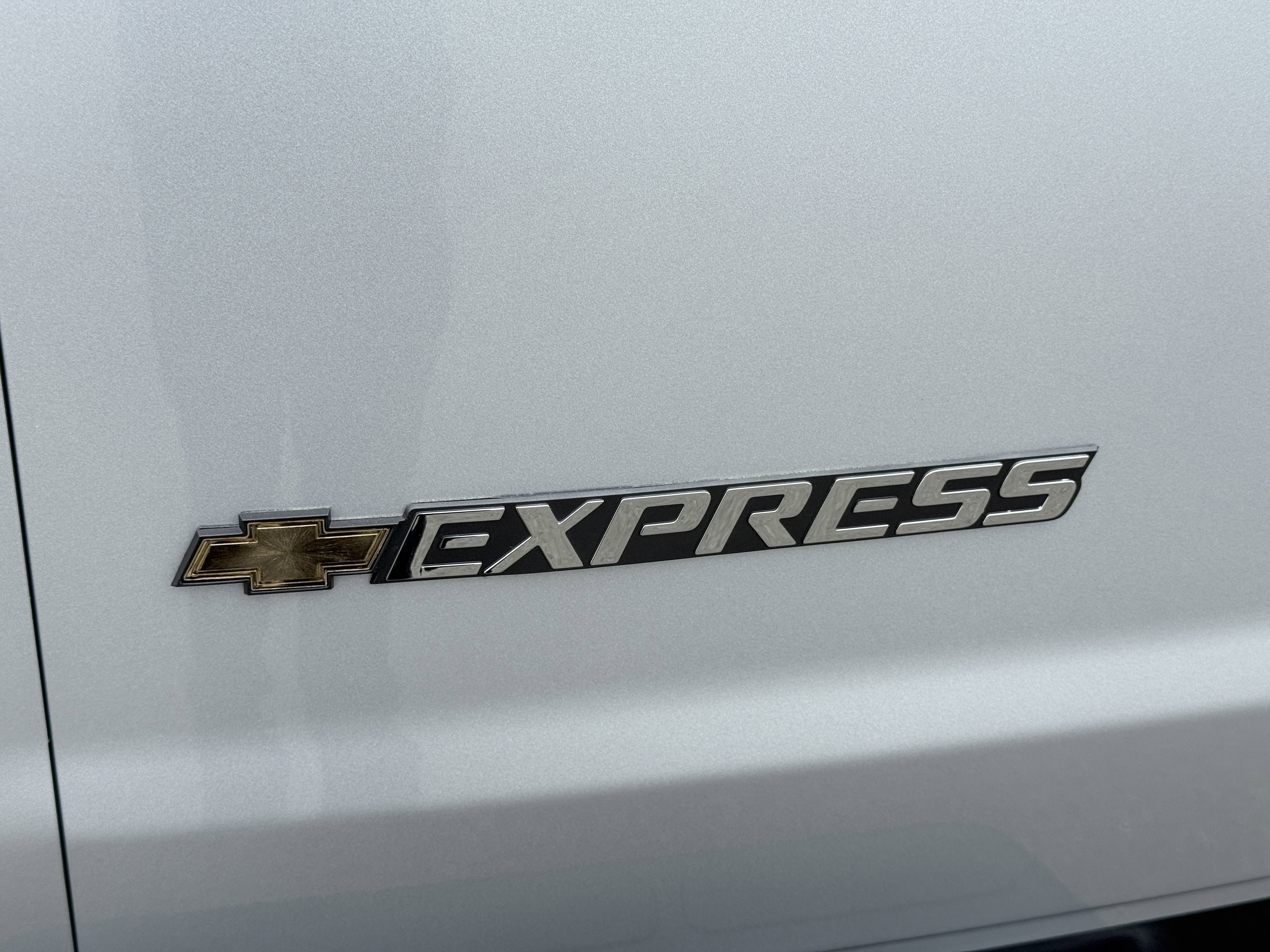 New 2026 Chevrolet Express 2500 RWD image 31