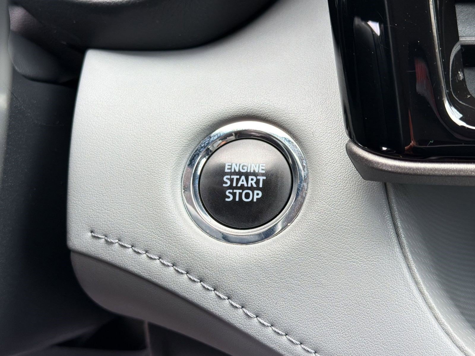 Used 2023 Toyota Highlander XLE FWD image 23