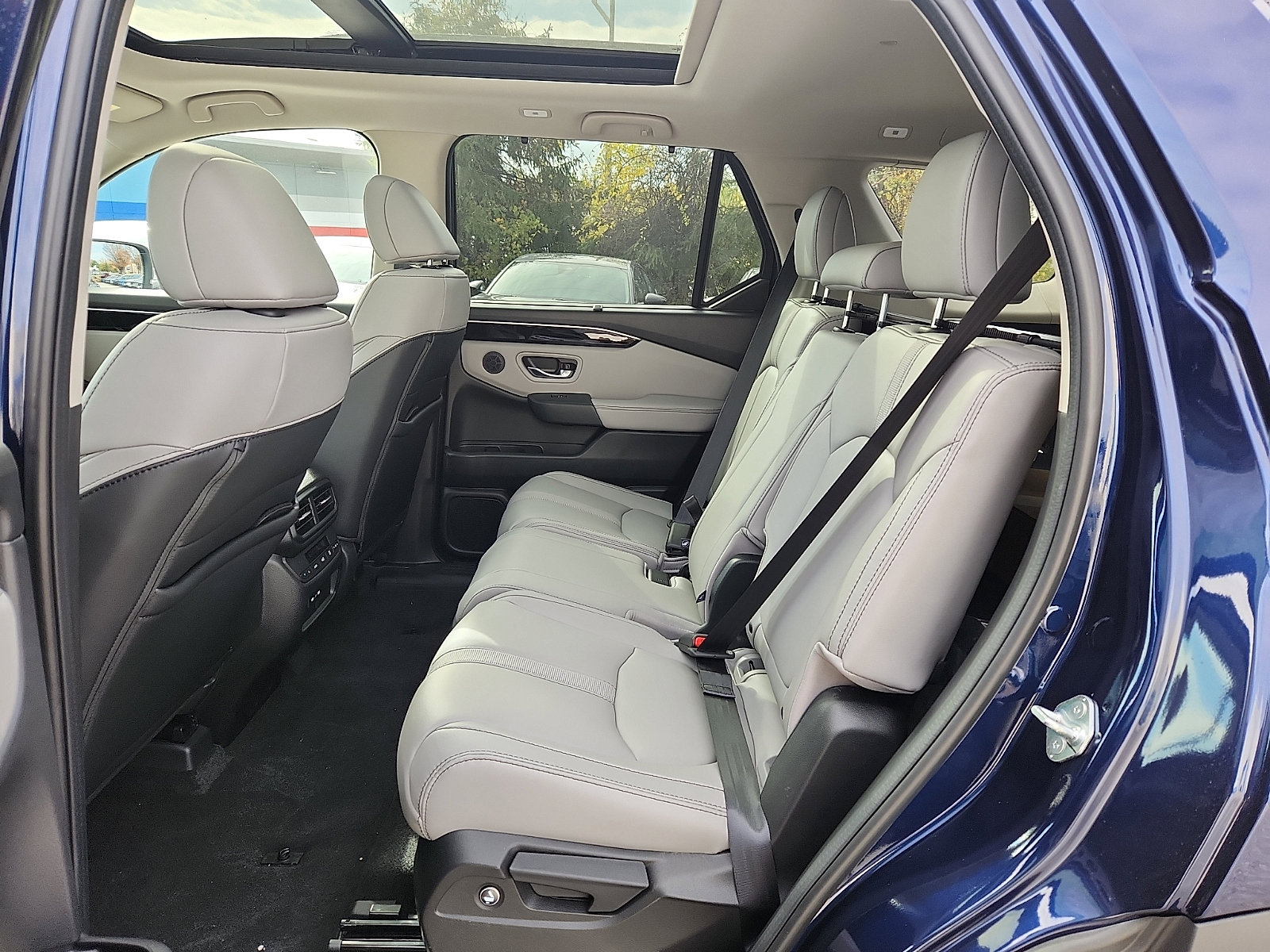 New 2025 Honda Pilot Touring image 6
