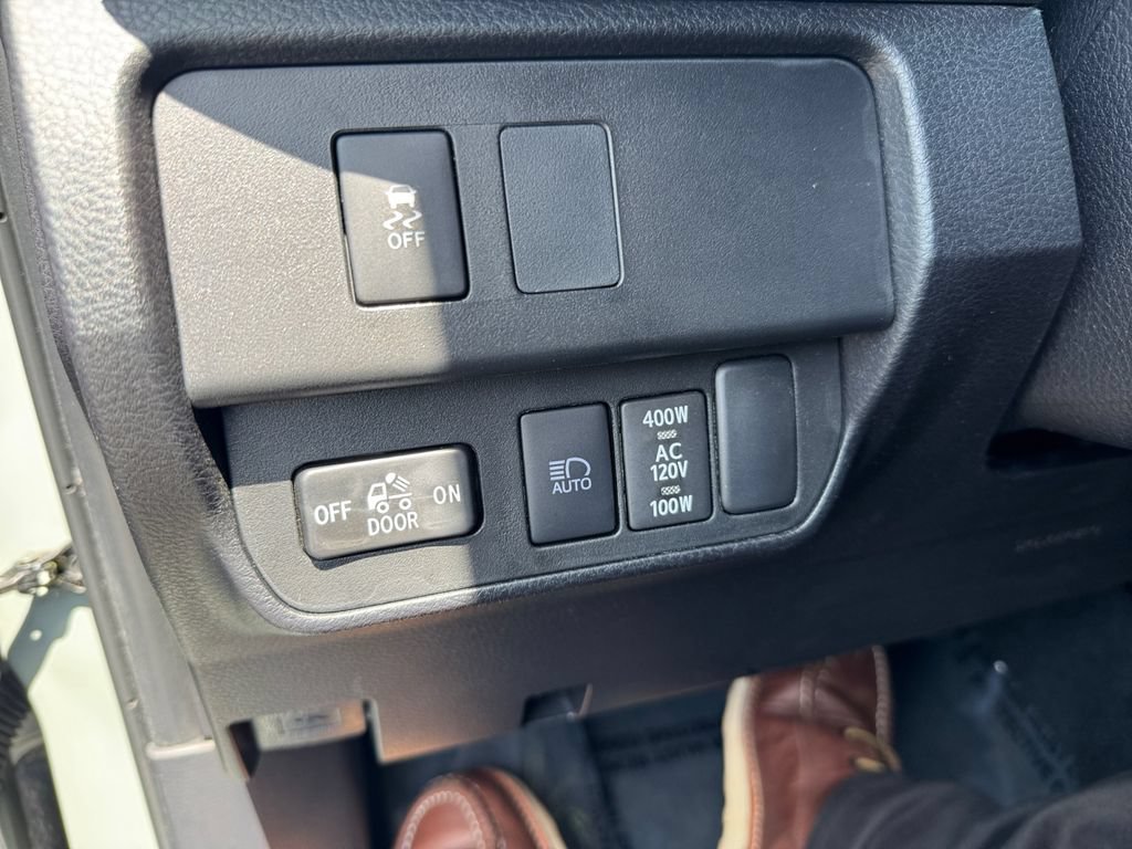 Used 2023 Toyota Tacoma TRD Sport w/ Technology Package AWD/4WD image 28