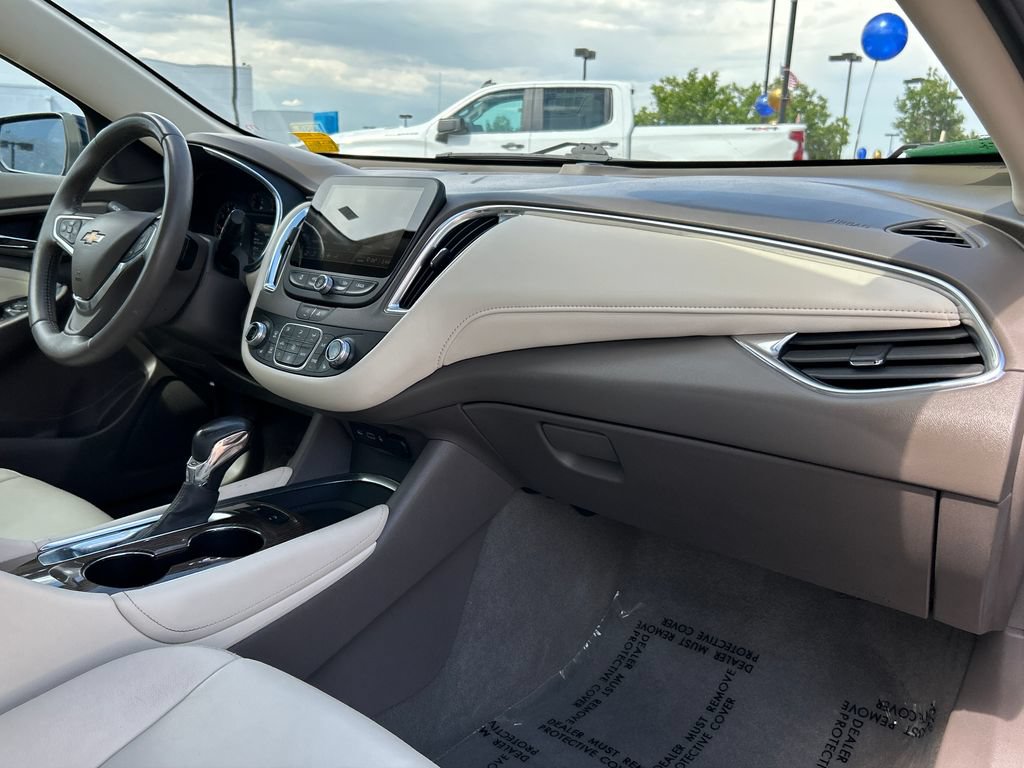 Used 2021 Chevrolet Malibu LT w/ Leather Package FWD image 8