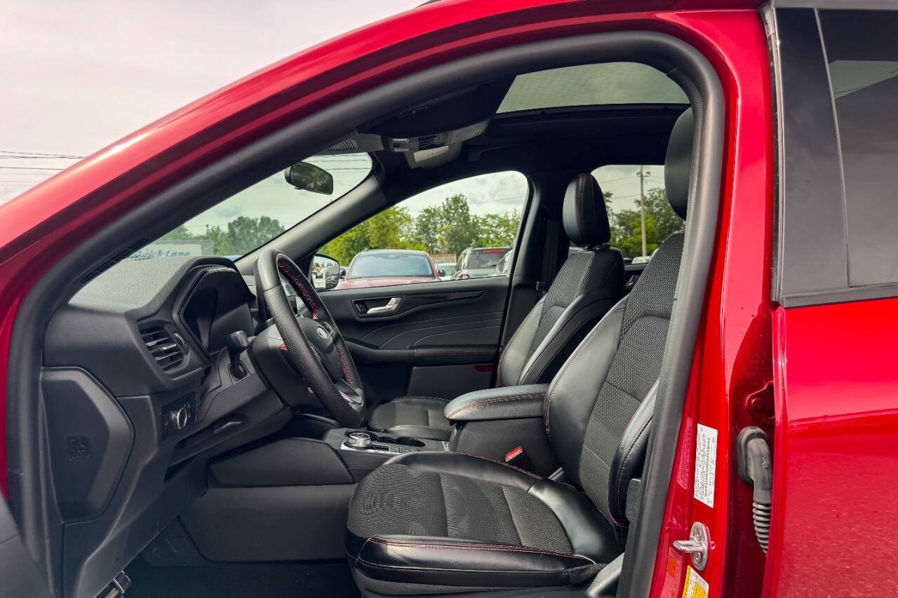 Used 2024 Ford Escape ST-Line w/ Tech Pack #1 AWD/4WD image 20