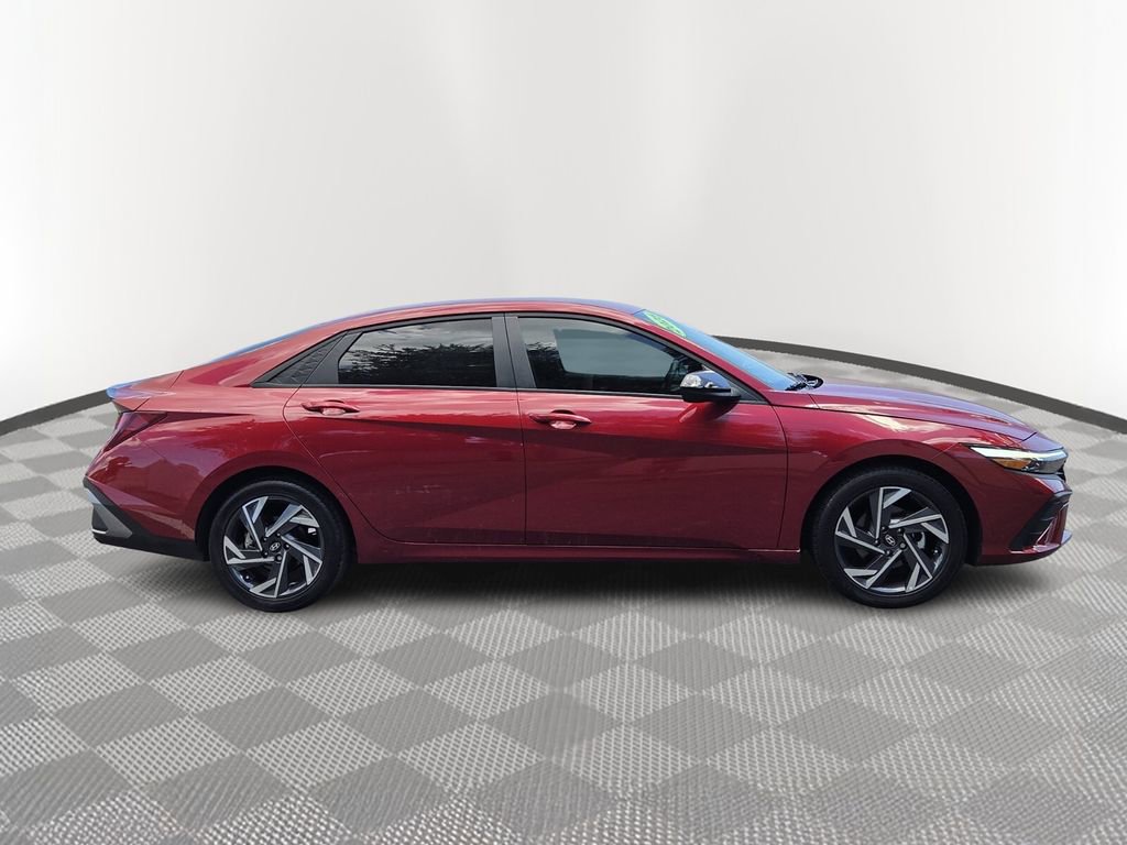 Used 2025 Hyundai Elantra Sport FWD image 7