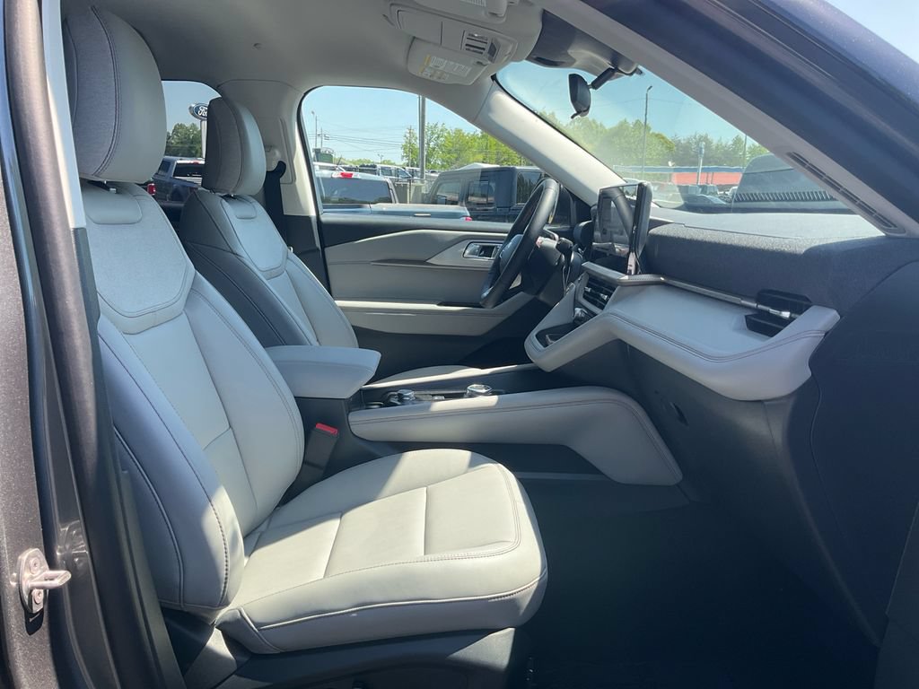 New 2026 Ford Explorer Active w/ Active Comfort Package RWD image 12