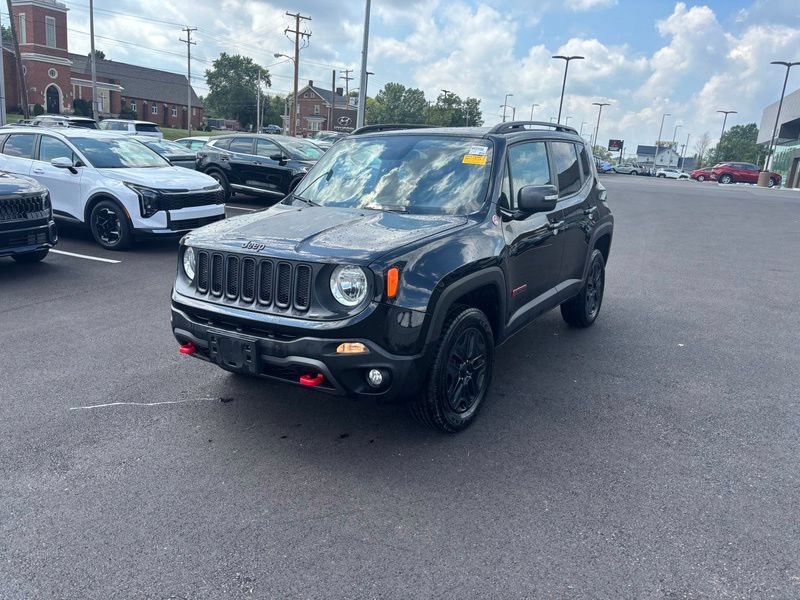 Used 2018 Jeep Renegade Trailhawk w/ UConnect 8.4 Nav Group AWD/4WD image 3