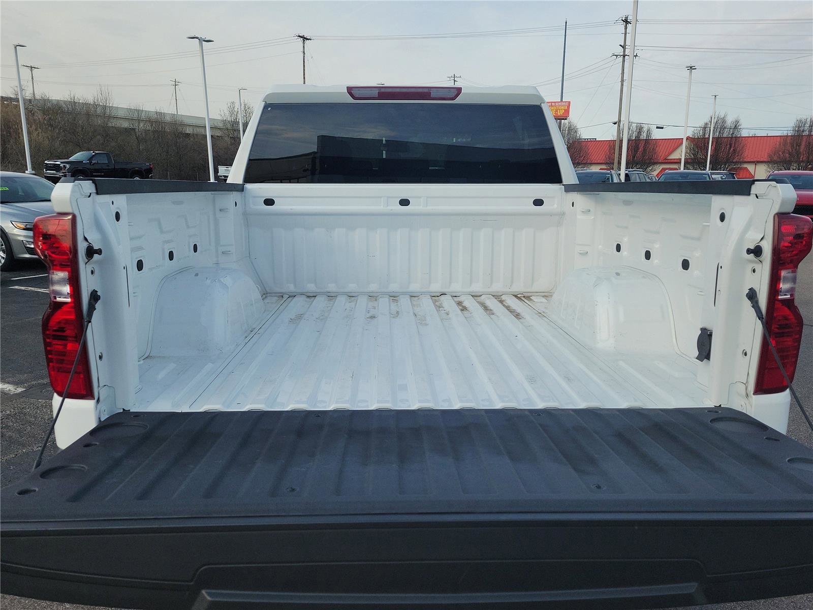 Used 2023 Chevrolet Silverado 1500 LT image 8